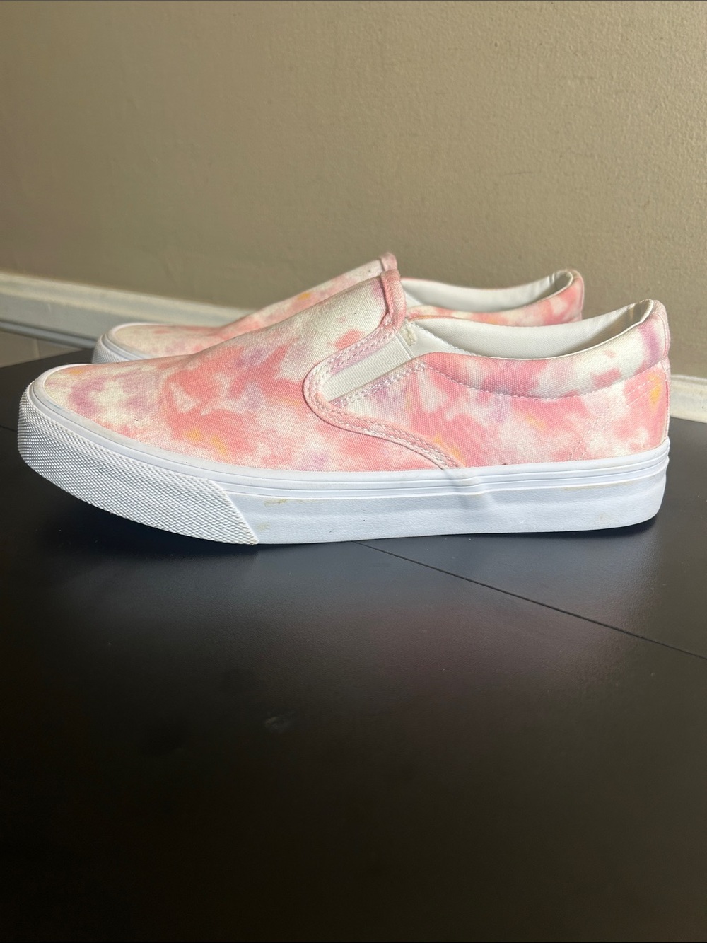 No Boundaries Shoe Womens 7.5 Slip On Sneakers Pink Canvas Round Toe WMNB21AC003